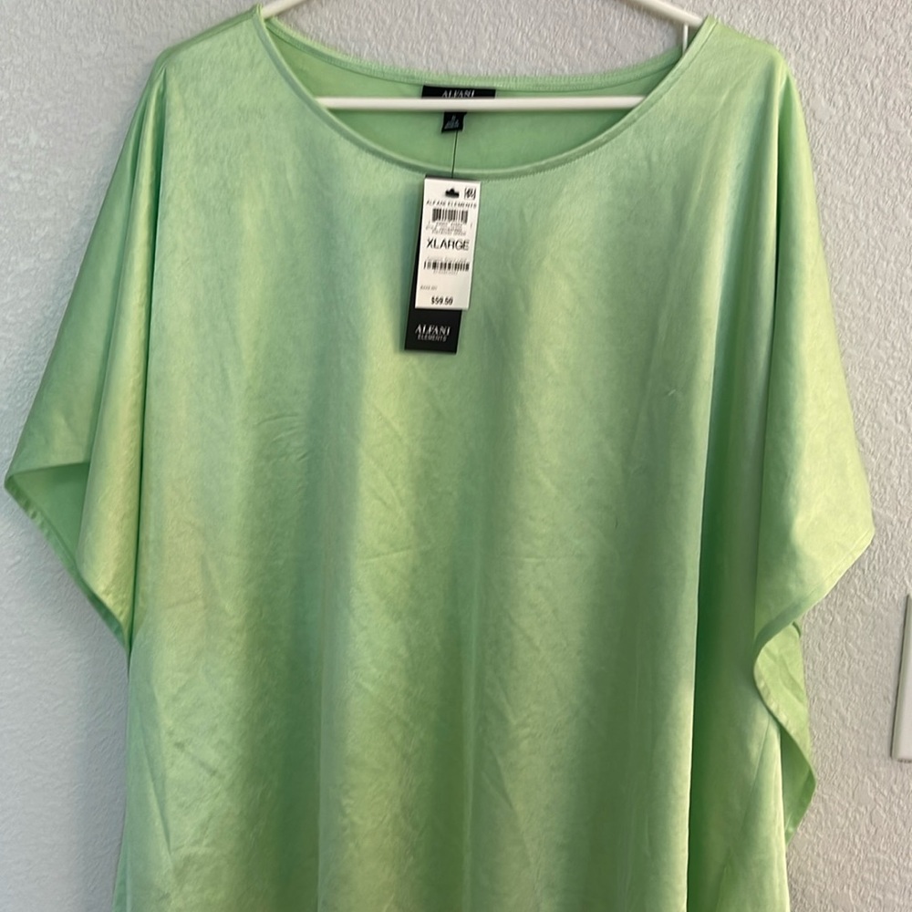 Alfani dolman sleeved women’s top
